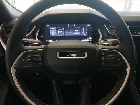 Used 2024 Jeep Grand Cherokee L Laredo w/ Luxury Tech Group I AWD/4WD image 19