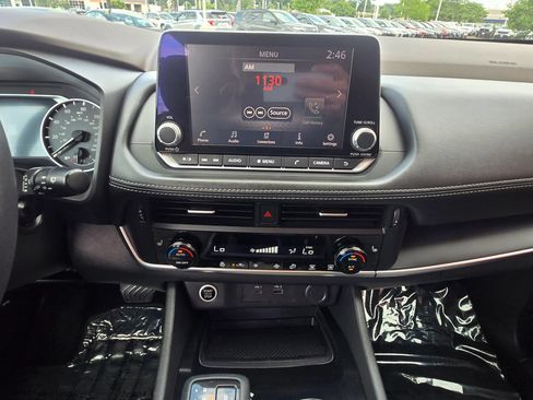 Used 2021 Nissan Rogue S FWD image 13