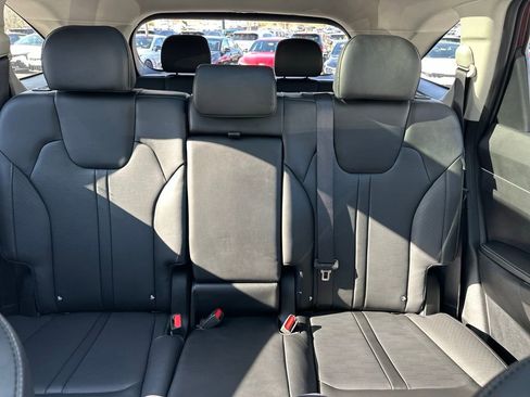 Used 2025 Kia Sorento S w/ Panoramic Sunroof Package image 16