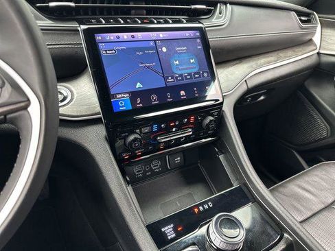 Certified 2024 Jeep Grand Cherokee L Limited w/ Luxury Tech Group II AWD/4WD image 62