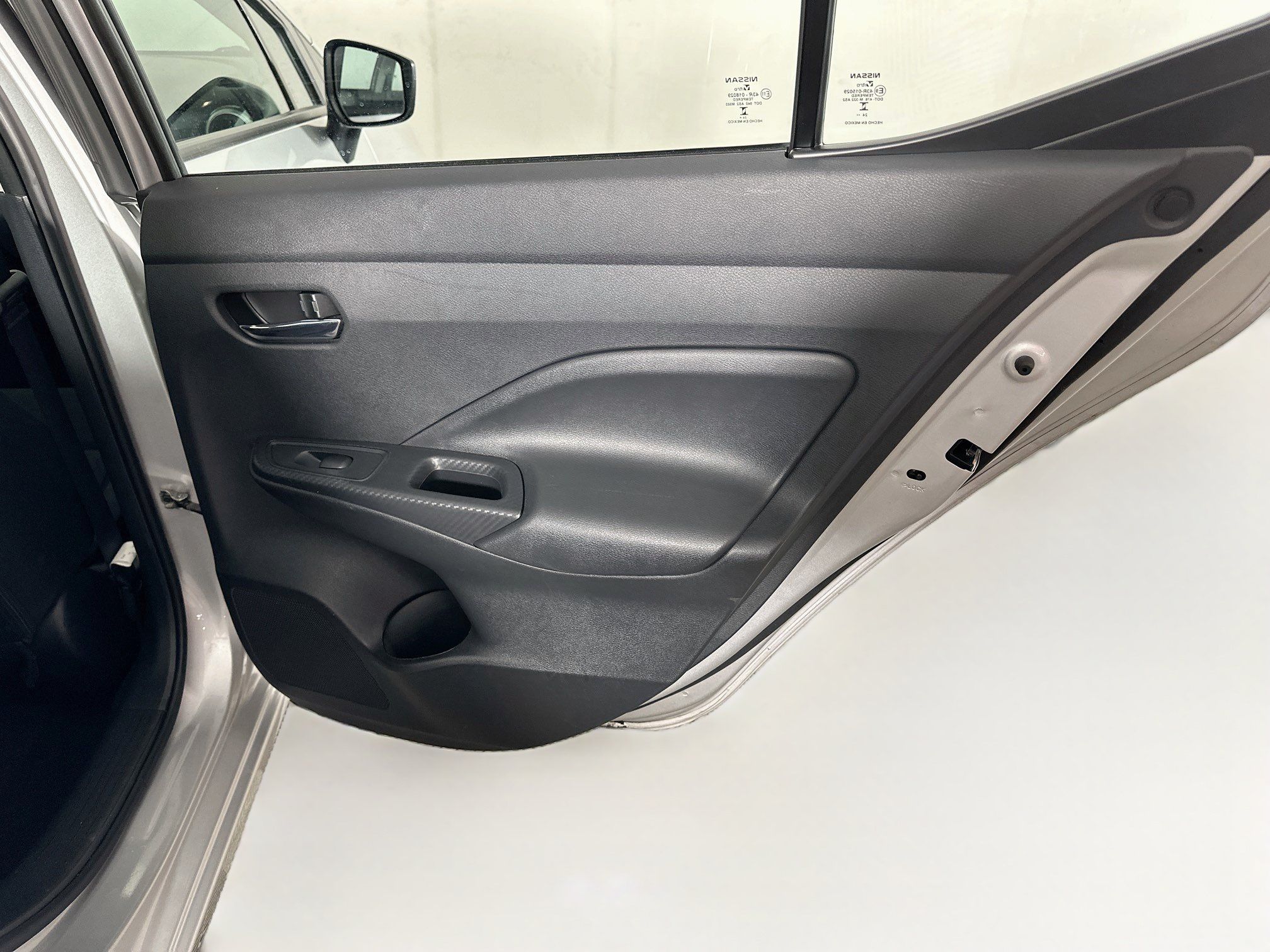 Used 2025 Nissan Versa SV FWD image 28