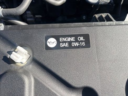 Used 2025 Toyota Sienna LE image 14