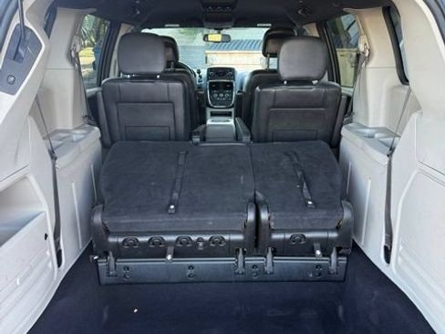 Used 2017 Dodge Grand Caravan SXT FWD image 11