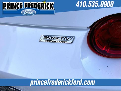 Used 2017 MAZDA MX-5 Miata RF Grand Touring image 8