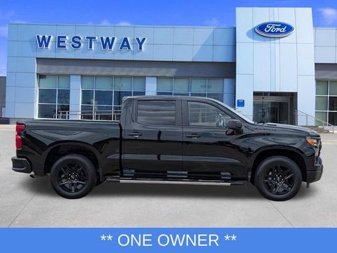 Used 2026 Chevrolet Silverado 1500 Custom w/ LPO, Dark Essentials Package RWD image 2