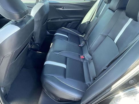 Used 2025 Toyota Camry SE image 10