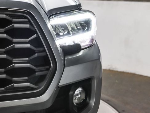 Certified 2022 Toyota Tacoma TRD Sport w/ TRD Premium Sport Package AWD/4WD image 7