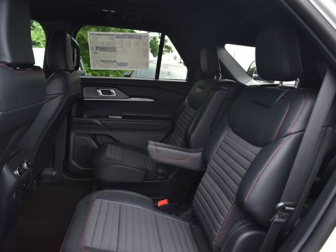New 2026 Ford Explorer ST-Line w/ ST-Line Street Pack AWD/4WD image 24