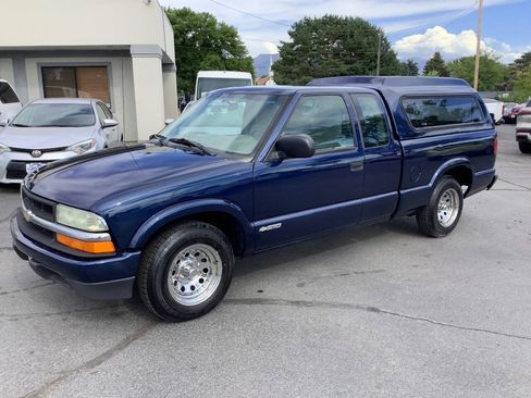 Used 2002 Chevrolet S10 Pickup 2WD Extended Cab w/ Preferred Equipment Group image 20