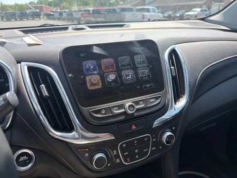 Used 2018 Chevrolet Equinox Premier AWD/4WD image 11