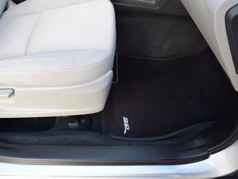 Used 2015 Subaru Forester 2.5i Premium w/ All-Weather Package AWD/4WD image 52