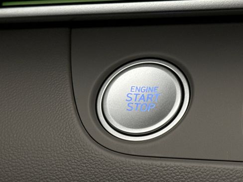 Used 2024 Hyundai Elantra SEL image 20