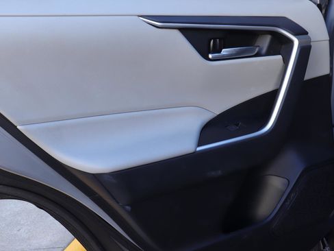 Used 2023 Toyota RAV4 XLE image 12