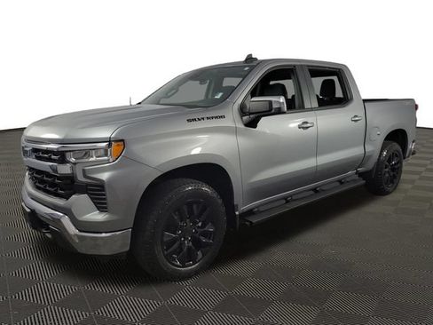 Used 2024 Chevrolet Silverado 1500 LT AWD/4WD image 3