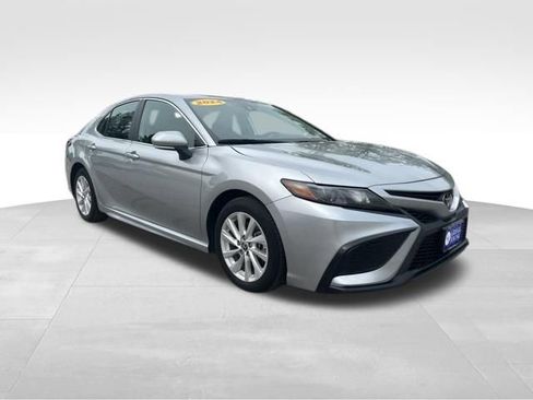Used 2024 Toyota Camry SE FWD image 9