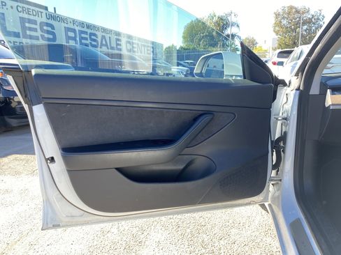 Used 2020 Tesla Model 3 Long Range image 20