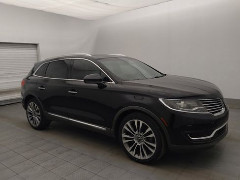 Used 2017 Lincoln MKX Reserve w/ Lincoln MKX Climate Package FWD image 11