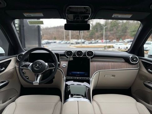Used 2026 Mercedes-Benz GLC 300 4MATIC image 25