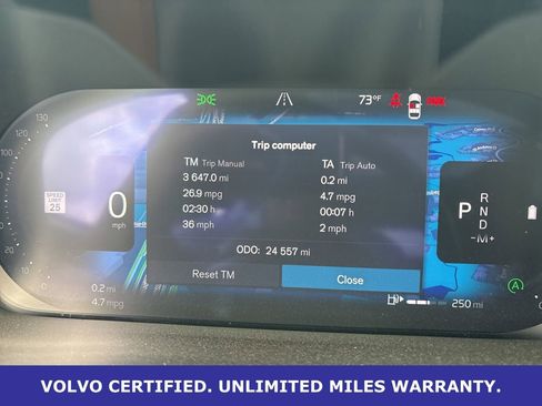 Certified 2025 Volvo XC40 B5 Plus AWD/4WD image 26