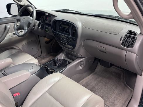 Used 2002 Toyota Sequoia SR5 AWD/4WD image 9