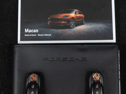 Used 2024 Porsche Macan w/ Premium Plus Package image 47