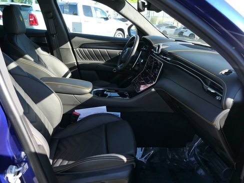 Used 2024 Maserati Grecale Trofeo AWD/4WD image 26