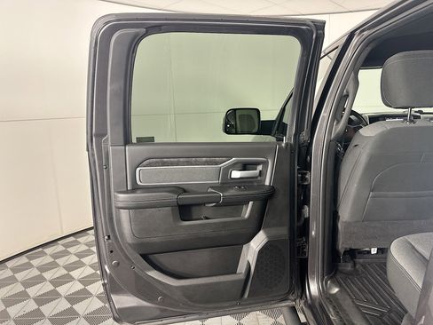 Used 2022 RAM 2500 Big Horn w/ Level C Equiment Group AWD/4WD image 25
