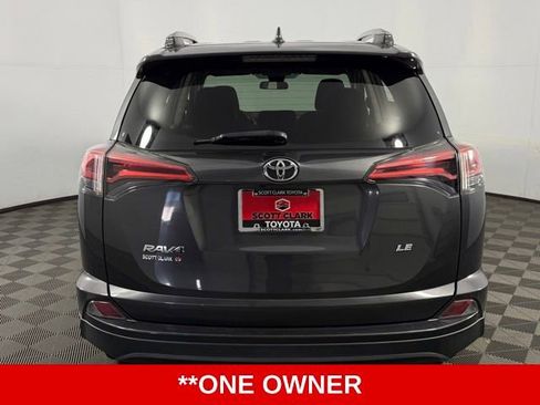 Used 2018 Toyota RAV4 LE FWD image 6