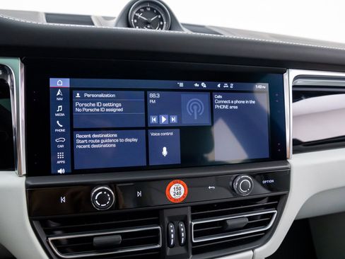 New 2026 Porsche Macan image 24