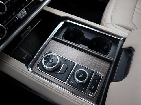 Used 2024 Ford Expedition Max Limited image 37