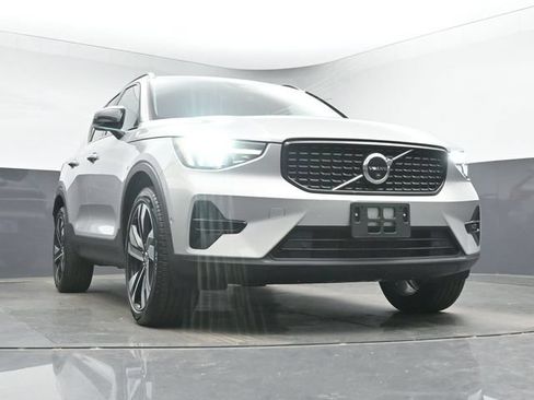Used 2023 Volvo XC40 B5 Ultimate w/ Protection Package Premier AWD/4WD image 38