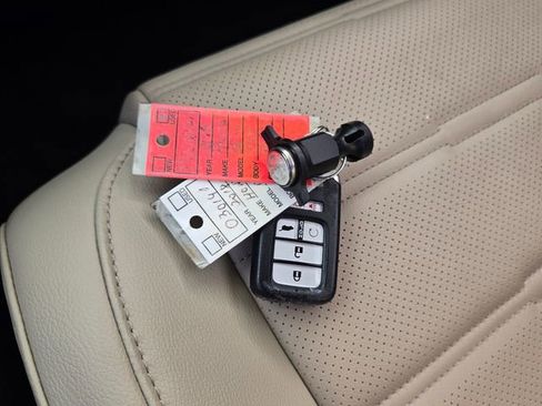 Used 2018 Honda CR-V Touring image 20