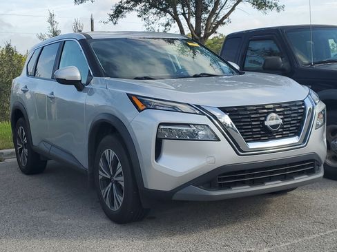 Certified 2023 Nissan Rogue SV image 3