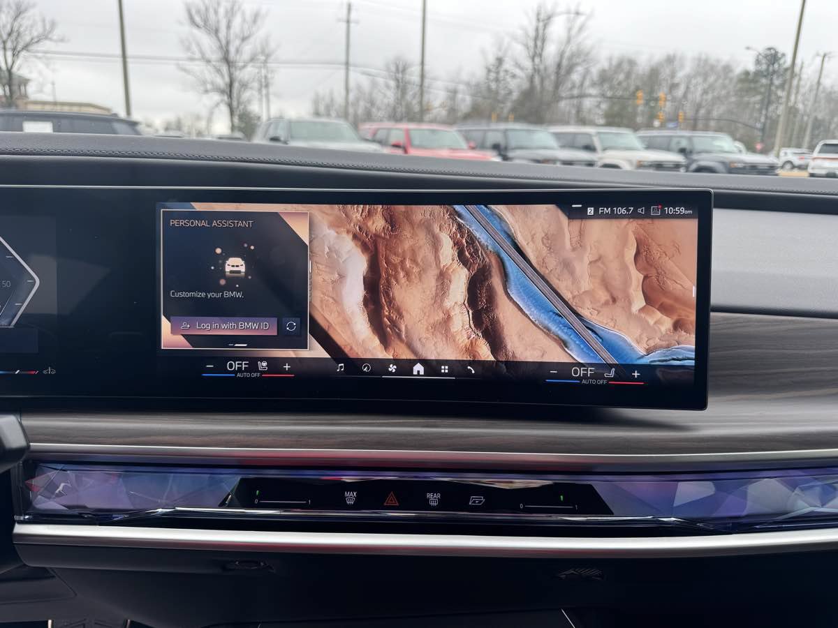 Used 2025 BMW 740i xDrive AWD/4WD image 19