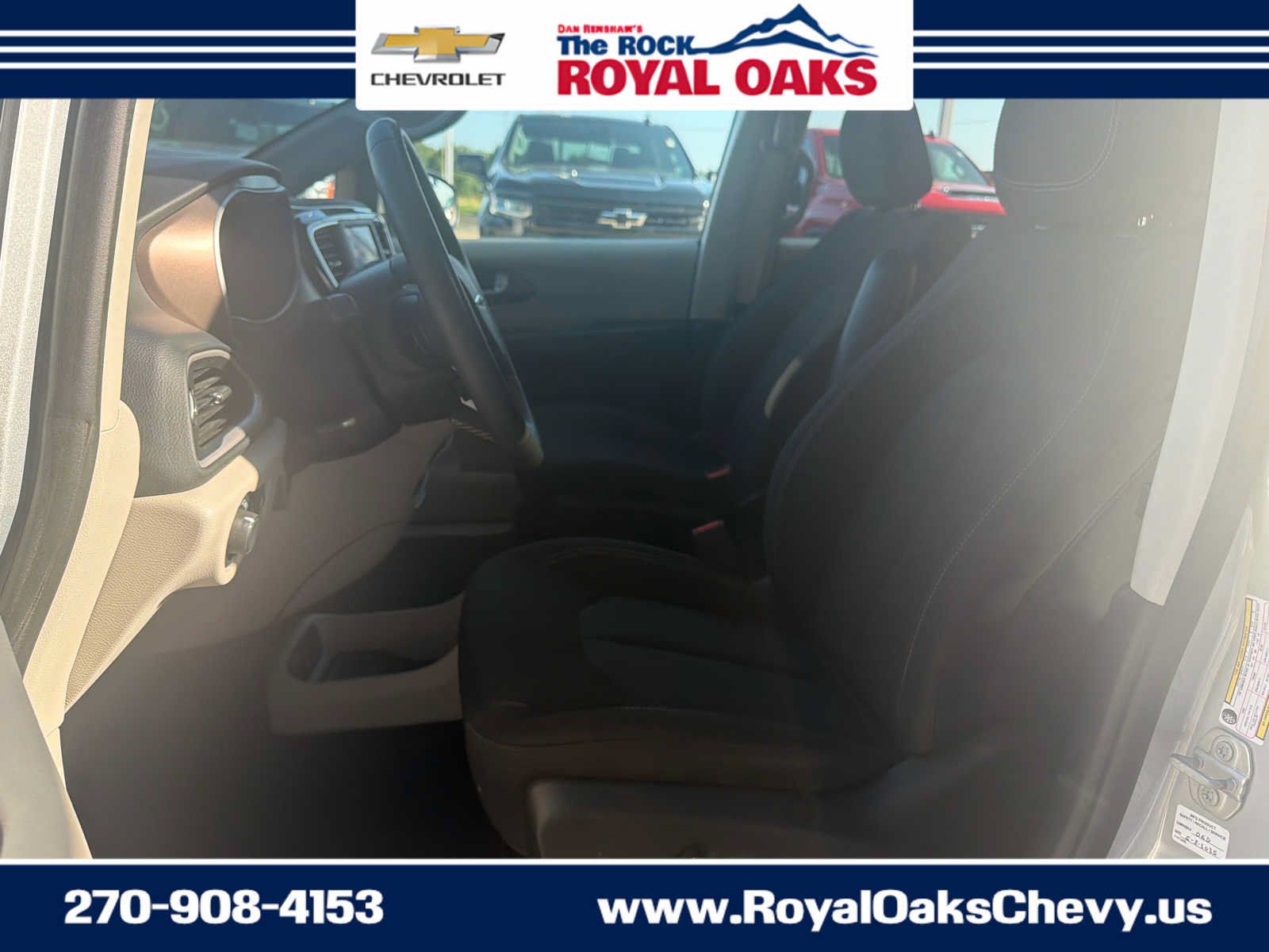 Used 2023 Chrysler Voyager LX FWD image 13