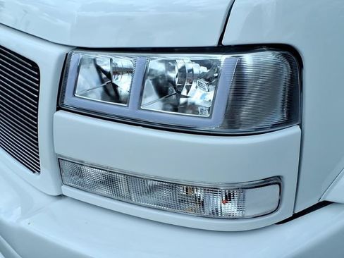 Used 2026 GMC Savana 2500 w/ Driver Convenience Package RWD image 10