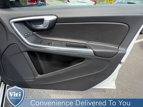 Used 2016 Volvo V60 T5 Premier AWD/4WD image 28