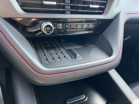 Used 2025 Ford Explorer ST-Line w/ Premium Package image 35