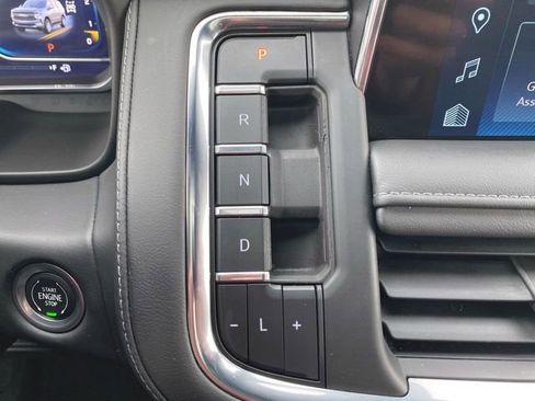 Used 2022 Chevrolet Tahoe Z71 w/ Luxury Package image 15