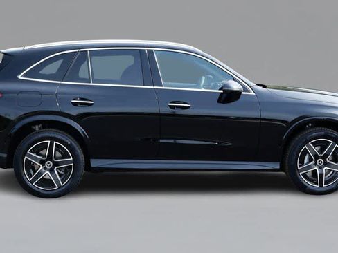 Used 2026 Mercedes-Benz GLC 300 image 4