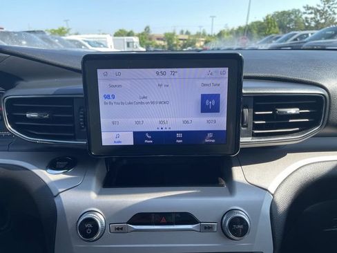 Used 2023 Ford Explorer XLT w/ Equipment Group 202A AWD/4WD image 18