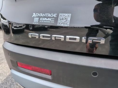 Certified 2023 GMC Acadia SLE FWD image 8
