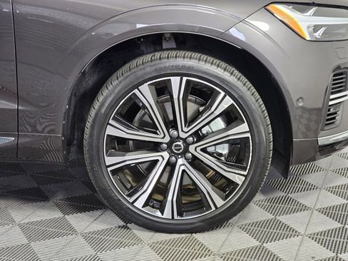 Used 2023 Volvo XC60 T8 Ultimate w/ Climate Package image 9