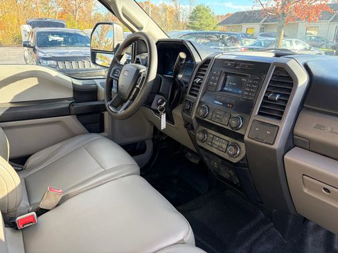 Used 2019 Ford F250 XL w/ Power Equipment Group image 30