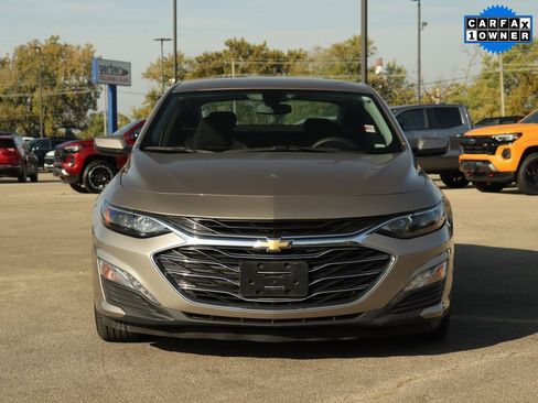 Used 2022 Chevrolet Malibu LT image 2