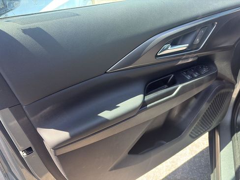 Used 2025 Chevrolet Equinox EV LT FWD image 6