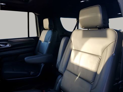 Used 2021 Chevrolet Suburban LT w/ Rear Media and Nav Package image 20