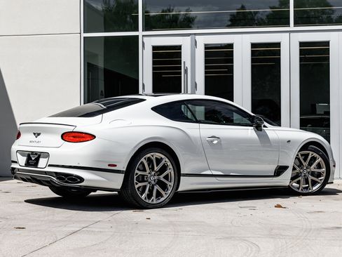 Used 2024 Bentley Continental GT V8 image 10