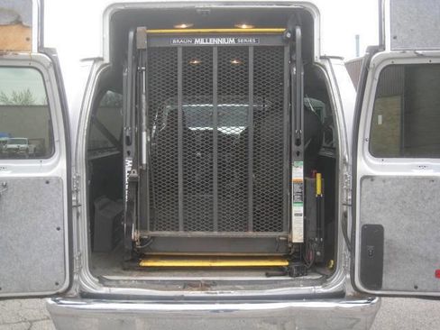 Used 2013 Ford E-350 and Econoline 350 Extended Super Duty w/ PWR Group image 18