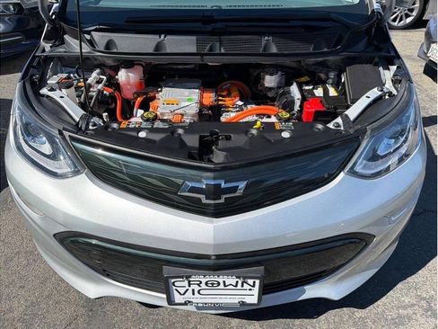 Used 2019 Chevrolet Bolt Premier w/ Infotainment Package FWD image 31